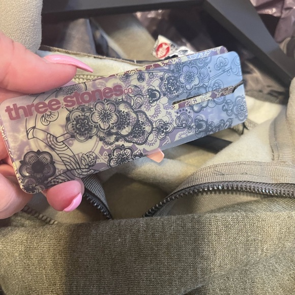 Three stones zip up sweater - Picture 6 of 7